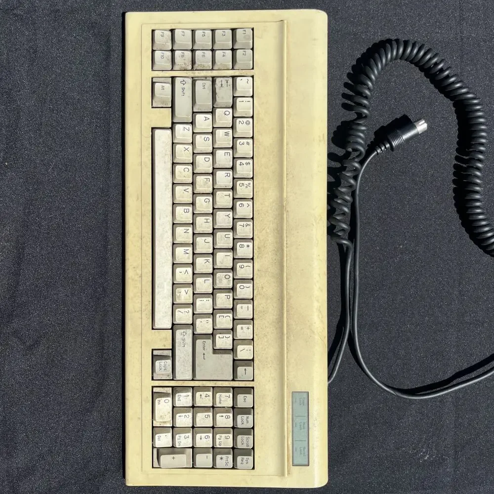 Vintage BTC-5060XT XT Computer Keyboard Taiwan Coiled Cable Retro PC Mechanical